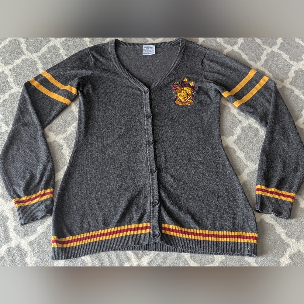 Harry Potter Gryffindor Cardigan Sweater Women’s Medium Gray Embroidered Crest